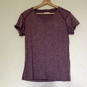 ✨Columbia L Omni Freeze v neck workout tee shirt in purple